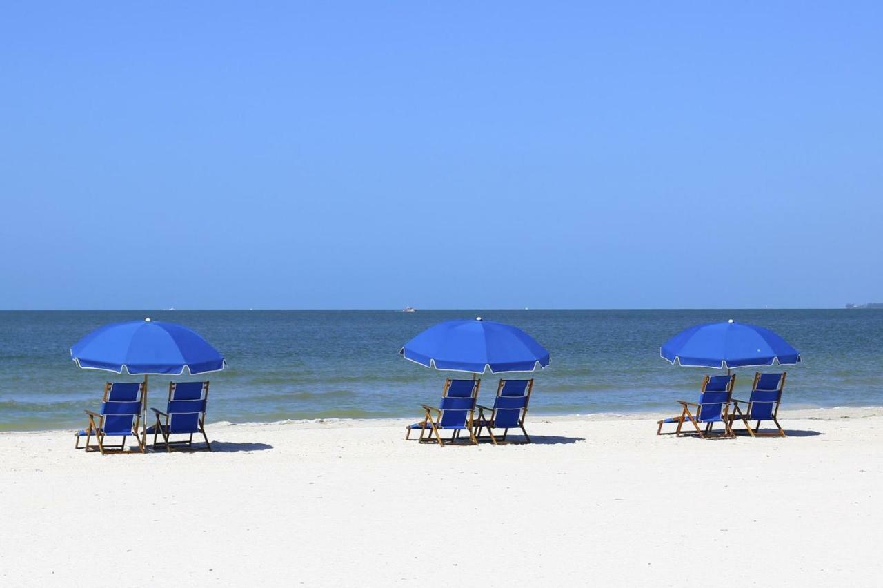 Estero Island Apartment With Boat Dock フォートマイヤーズビーチ エクステリア 写真