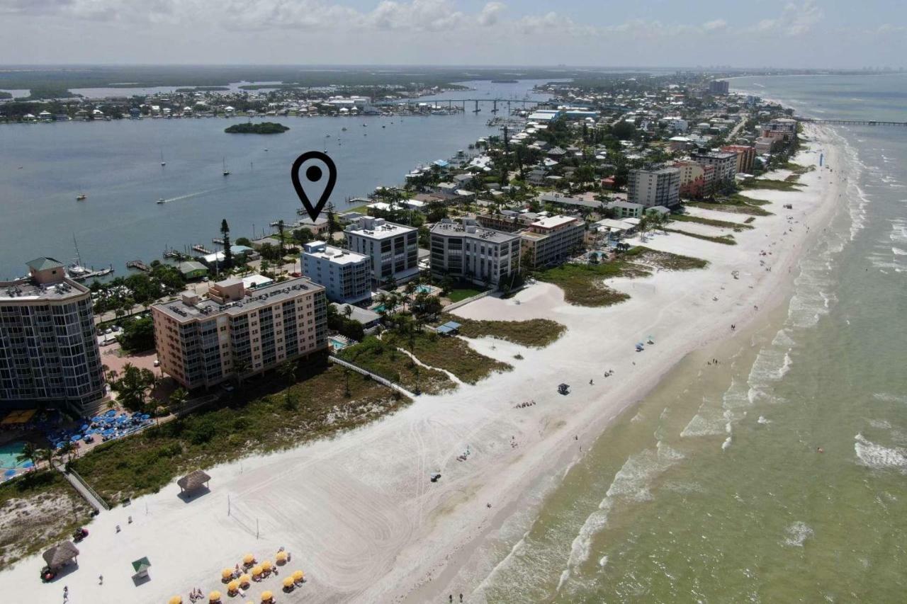 Estero Island Apartment With Boat Dock フォートマイヤーズビーチ エクステリア 写真