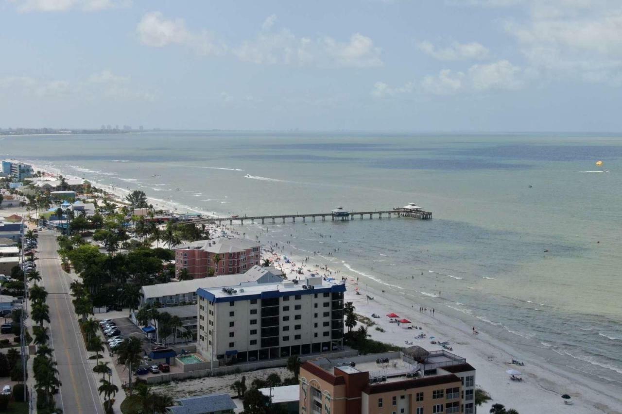 Estero Island Apartment With Boat Dock フォートマイヤーズビーチ エクステリア 写真