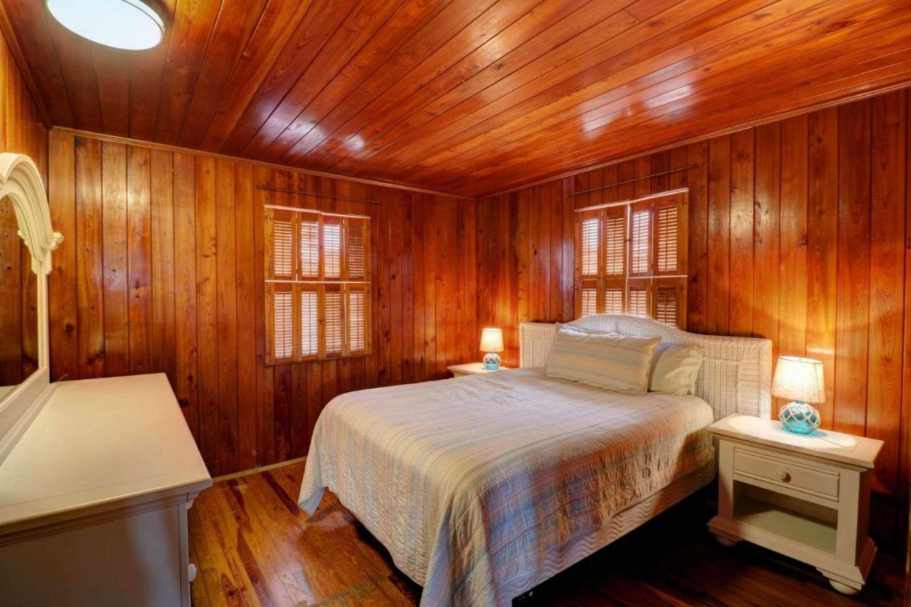 Estero Island Apartment With Boat Dock フォートマイヤーズビーチ エクステリア 写真